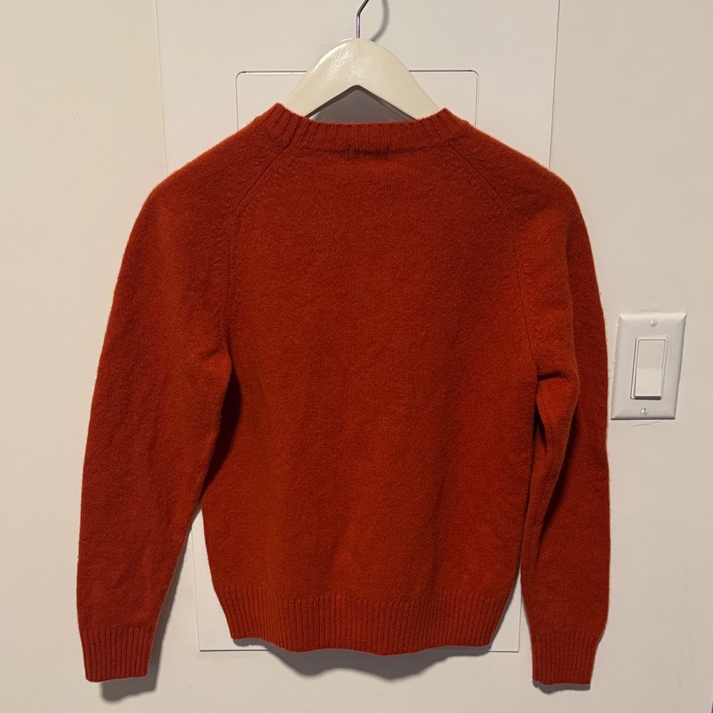 Uniqlo Men's Classic Red Crewneck Sweater - Picture 3 of 3